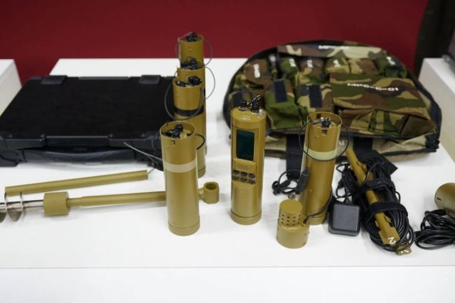DefenseMirror's tweet photo. #IDEX2023 #Surveillance #GroundSurveillance #Ruselectronics Russia Unveils Covert Surveillance System at IDEX 2023 https://t.co/e2BM0V7d5u https://t.co/z79d6944sZ