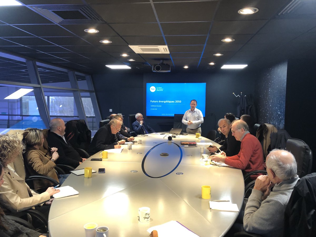 L’Interclub du grand Clermont reçoit Cyrille Moreau directeur régional d’ENEDIS qui présente les impacts du PLAN ÉNERGÉTIQUE 2050