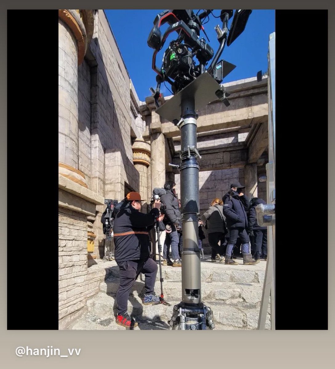 jg_k_drama_417's tweet image. from the grip of Aramun’s Sword: Arthdal Chronicles 

🔗 instagram.com/p/Co6aBTZL7cq/…

[caption]
It’s the first visit PR Team has made in a month 🔥
#ArthdalChroniclesSet
#ArthdalChroniclesSeason2 
#CameraGrip
#GripTeam
movement
Operator