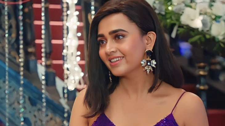 TringIndia's tweet photo. Do you know someone who won The Best Actress at #DadaSahebPhalkeAwards?

It's #TejasswiPrakash 🥹❤️
Congratulations @itsmetejasswi ❤️❤️ https://t.co/ZYWiDFxSU7