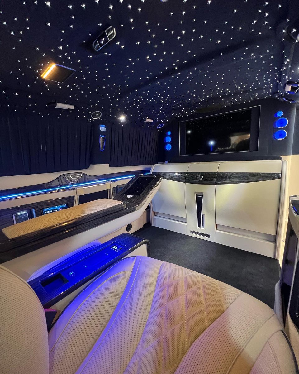 iamresulcakan's tweet photo. Time to show you my favorite combination of colors! That is really nice. The life is different with the Rovelver Royal Van. 

R

#mercedesbenz #vip #van #Vclasse #interior #design #luxury #car #mercedes https://t.co/iPkgt8a2FZ