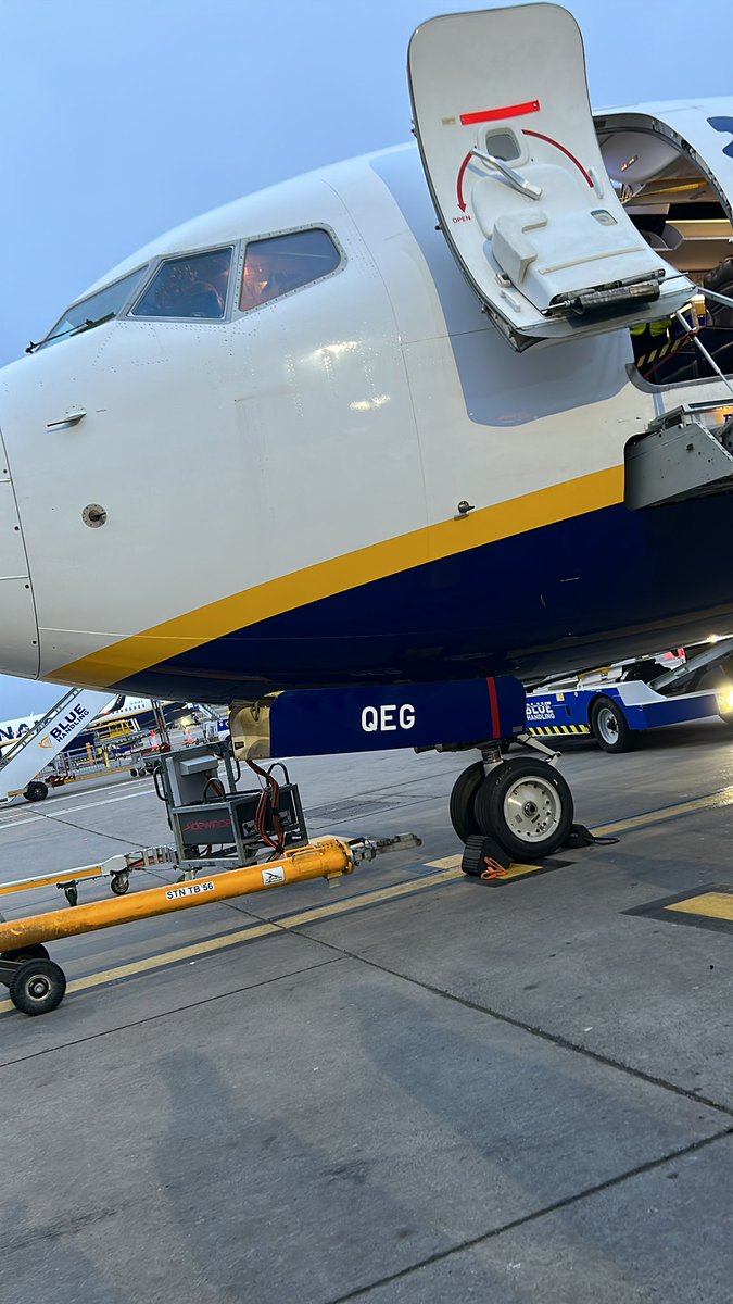 AGoldschmidt77's tweet photo. Off again less than 12 hours after getting back from 🇪🇸- now time to head out to 🇩🇪 and @cowanaMarketing at long last! #flyingagain #letsgo https://t.co/jCZCHBzDYb