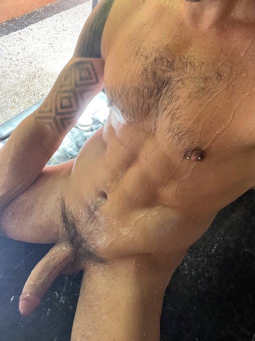The only reason I’d go down on my knees for you is to fuck you doggy ? https://t.co/ZouJVOJphQ