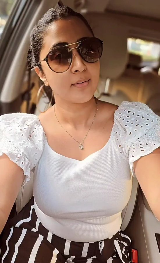 FpePMM_aMAAJY4r?format=jpg&name=900x900