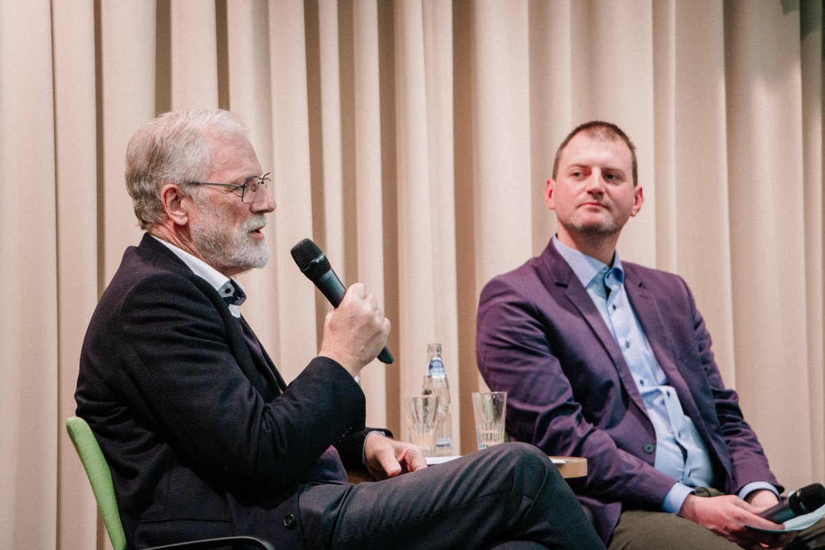 Gestern fand unser Neujahresempfang "Europa 2023: Zwischen Krisen und Aufbruch" in der <a href="/IHKMagdeburg/">IHK Magdeburg</a> statt. Wir bedanken uns bei Präsident Dr. Schellenberger (<a href="/PraesidentLT_ST/">Dr. Gunnar Schellenberger</a>), Rainer Robra (Europaminister <a href="/sachsenanhalt/">Sachsen-Anhalt</a>, @STK_LSA), Patrick Lobis (<a href="/EUinDE/">Europäische Kommission - Vertretung in Deutschland</a>) und 60 Teilnehmenden.