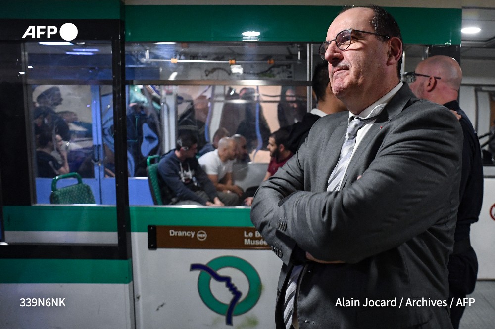 afpfr's tweet photo. [A LA UNE A 8H]
La RATP veut "mettre le paquet" à un an et demi des Jeux olympiques de Paris-2024 et prévoit de recruter 6.600 personnes, dont 4.900 en CDI, pour s'y préparer; des volumes inédits pour le groupe #AFP 4/5 https://t.co/urLRzTjKgj