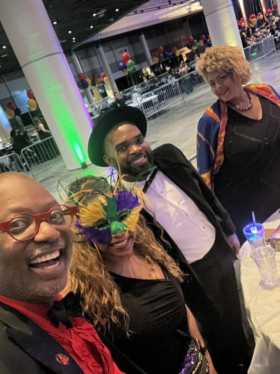 docmosho's tweet photo. The calm before the bedlam! #Orpheus #Orpheuscapade #MardiGras2023 #NOLA https://t.co/dwWKk26AQ6