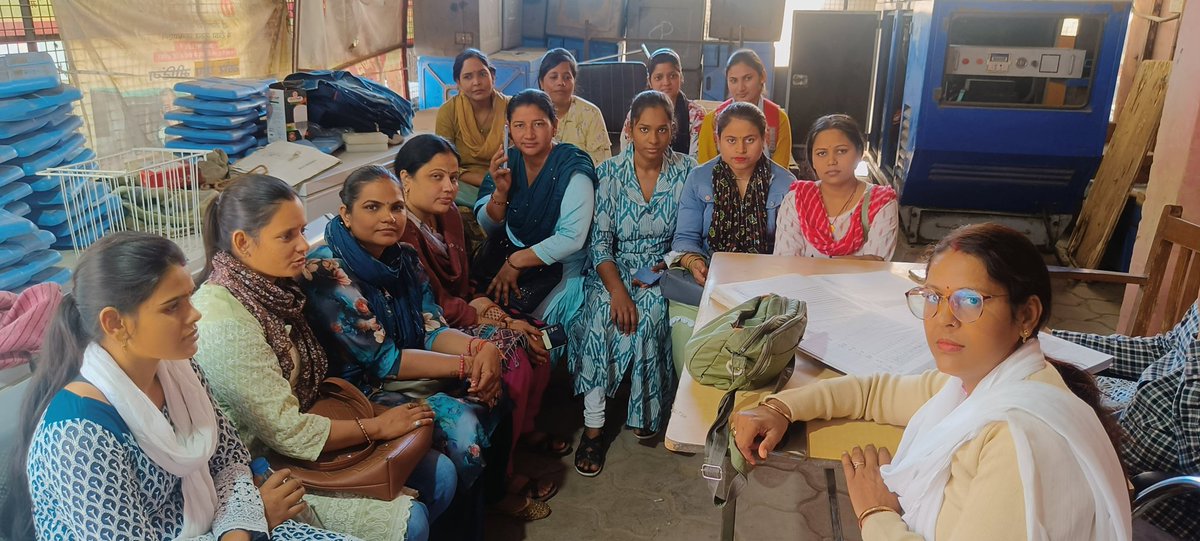 NhmSulekha's tweet photo. #ANM_9212_JOINING_LETTER 
Mathura district ki ANM joining letter lene ke intjar me 
@myogiadityanath 
@CMOfficeUP 
@aajtak 
@Upsssc 
@brajeshpathakup https://t.co/uOTsQWCc1w