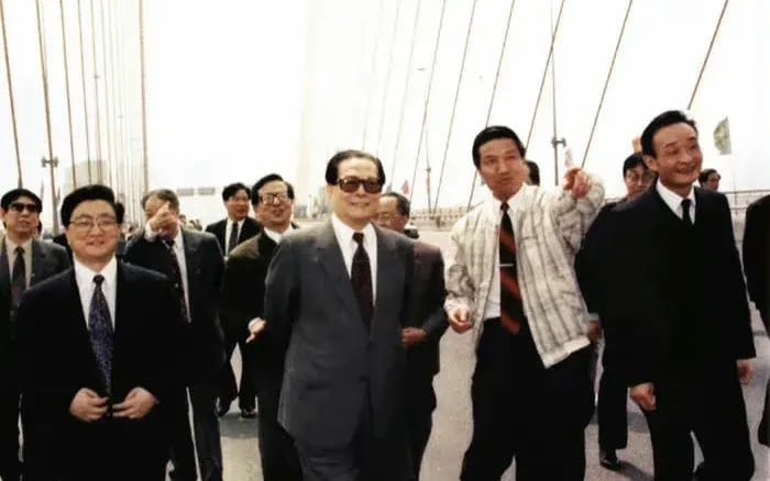 政经鲁社长 tweet media