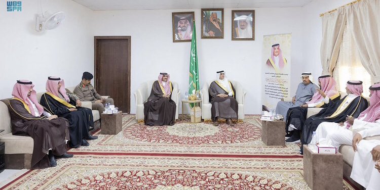 zablootan's tweet photo. *سمو محافظ الأحساء يتفقّد مركزَيْ ذعبلوتن وسحمه ويلتقي بالأهالي*
تفقّد صاحب السمو الملكي الأمير سعود بن طلال بن بدر محافظ الأحساء، اليوم " الاثنين "  مركز ذعبلوتن وسحمه بالربع الخالي التابعين للمحافظة وتبعد ذاعبلوتن عن المحافظة مايقارب 1200كيلو ، وذلك ضمن زياراته لمراكز المحافظة https://t.co/kgBIq3Ts9P