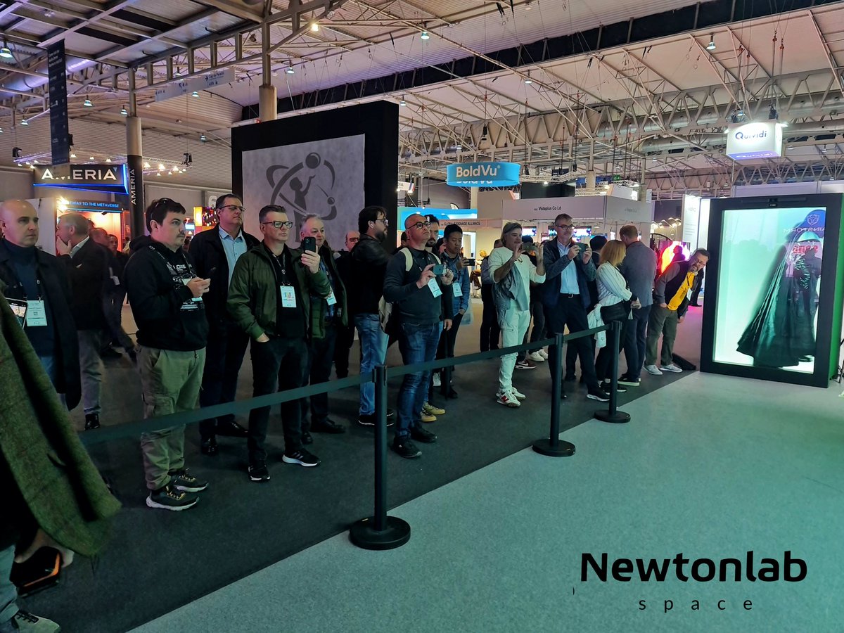 newtonlabspace's tweet photo. You just can't stop looking at it. #ShowWindowMAX presentation at @ise_show ๐ https://t.co/dDo3OcflJc