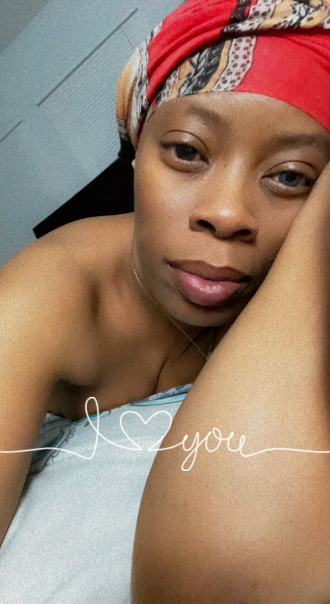 Bossanova85's tweet photo. Sweet dreams 😴 😚 https://t.co/Q8MuMzQCjc https://t.co/5YLn4EY8IM