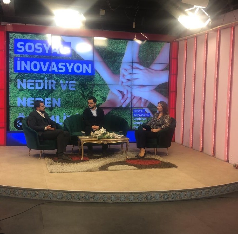 yesavorg's tweet photo. Tek Rumeli TV'deki İçimizdeki Değerler programında sosyal inovasyon konusu ve buna bağlı olarak sosyal girişimcilik ile bilim için kitlesel fonlama başlıklarını konuştuk. https://t.co/XYAq7o9tzk