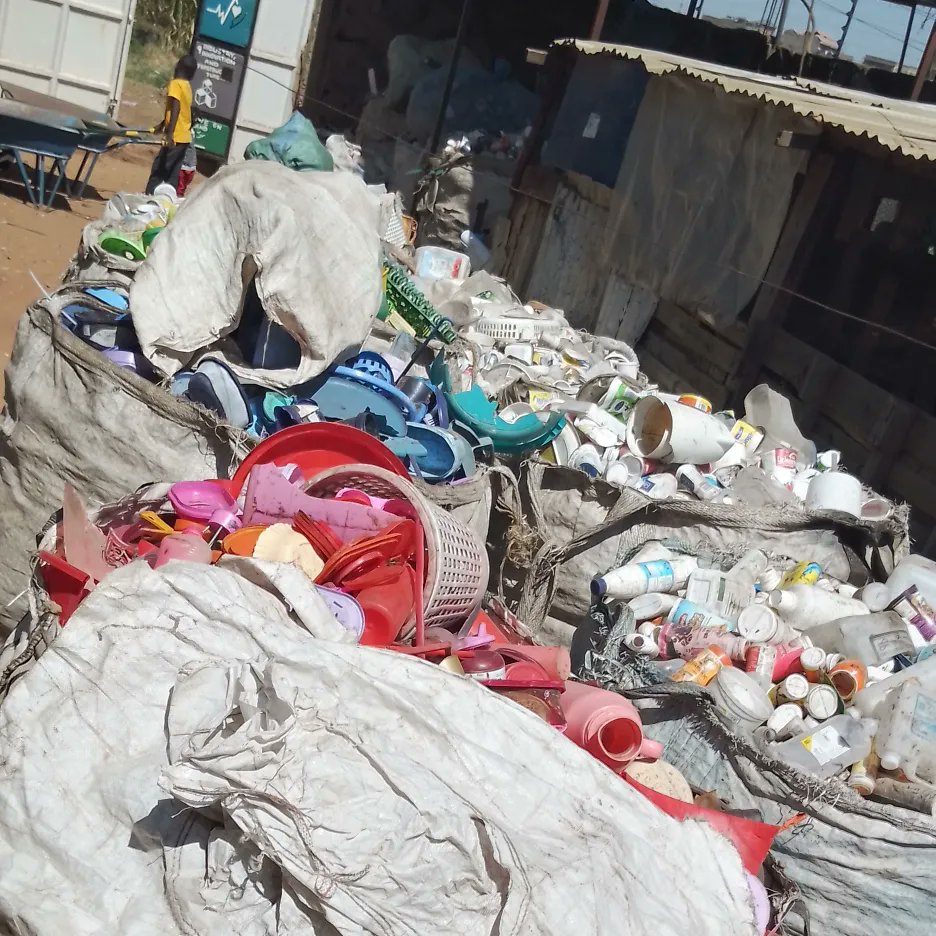Blep_Kenya's tweet photo. We applaud the govt 4the policy review to add on to the Extended Producer Responsibility. This will enable each company that produces waste has to be responsible for the same waste hence promote circular economy. Your waste your responsibility #plasticwastemanagement #BlepRising https://t.co/ZJVZu6G5hL