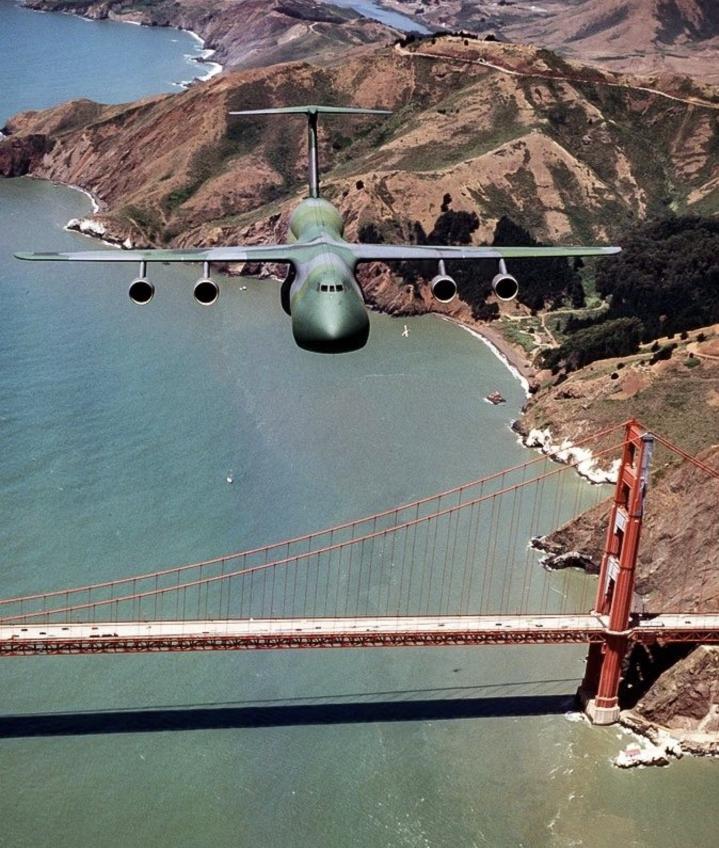 Photo of the Day: C17 passes over the Severn Bridge after delivering supplies to rebels in war torn Penarth. Over 7175 KFC Bargain Buckets and £80,085 worth of Top Shop vouchers are flown to rebels each day

Photographed from a Canberra #AvGeek #Aviation #Planespotting