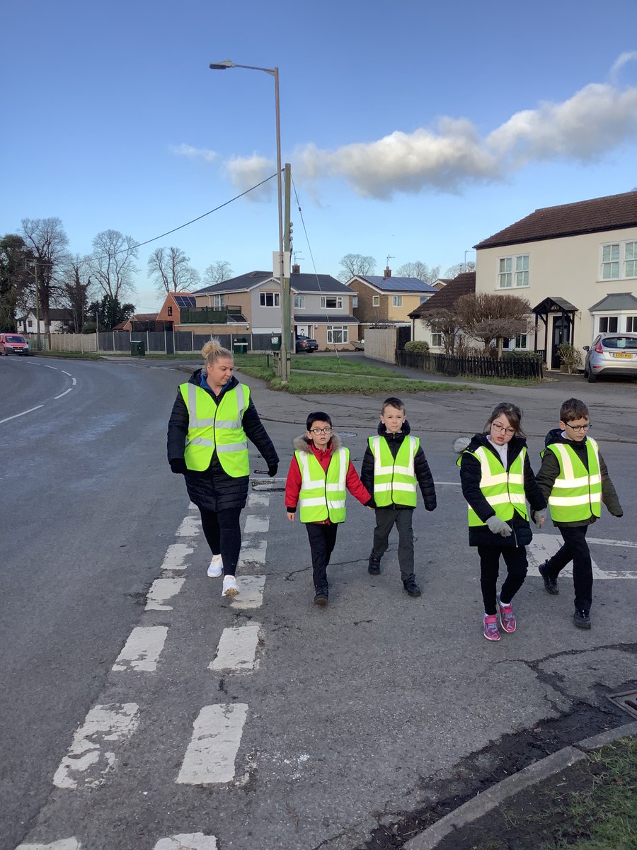 MortonTrentside's tweet photo. Year 3 enjoyed their Pedestrian Training https://t.co/ZBDXThmi4G