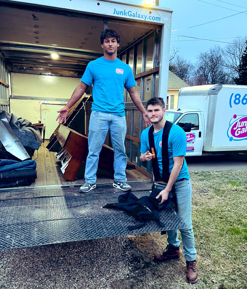 Piano removal. Shed demo. #Housecleanout. Great day.

#wetakeyourjunk #customerservice
#junkgalaxy #junk #junkremoval #homecleanout #propertycleanout #garagecleanout #estatecleanout #hoardercleanout #realestate #realtors #knoxrealty #knoxrealtors #knoxvilletn #knoxville