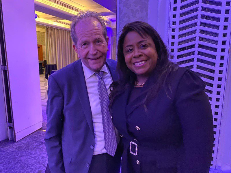 Great evening at @BritishInsurers dinner with <a href="/maxinebelize/">Maxine Goddard</a>.