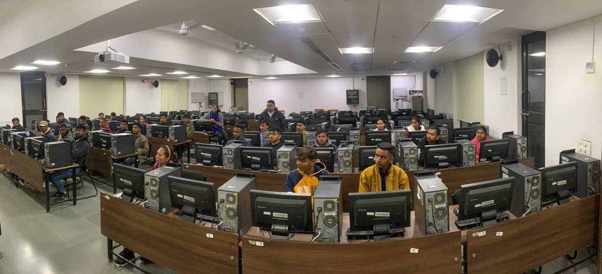 neeviitgn's tweet photo. Here are a few pictures of the ongoing 6-week "Data Entry And Typing Training Course" being conducted by NEEV IITGN for women and youth from surrounding village of Gandhinagar, from January 30 to March 10, 2023. Project conducted in association with @DesaiFoundation. https://t.co/N7DxUqShrA