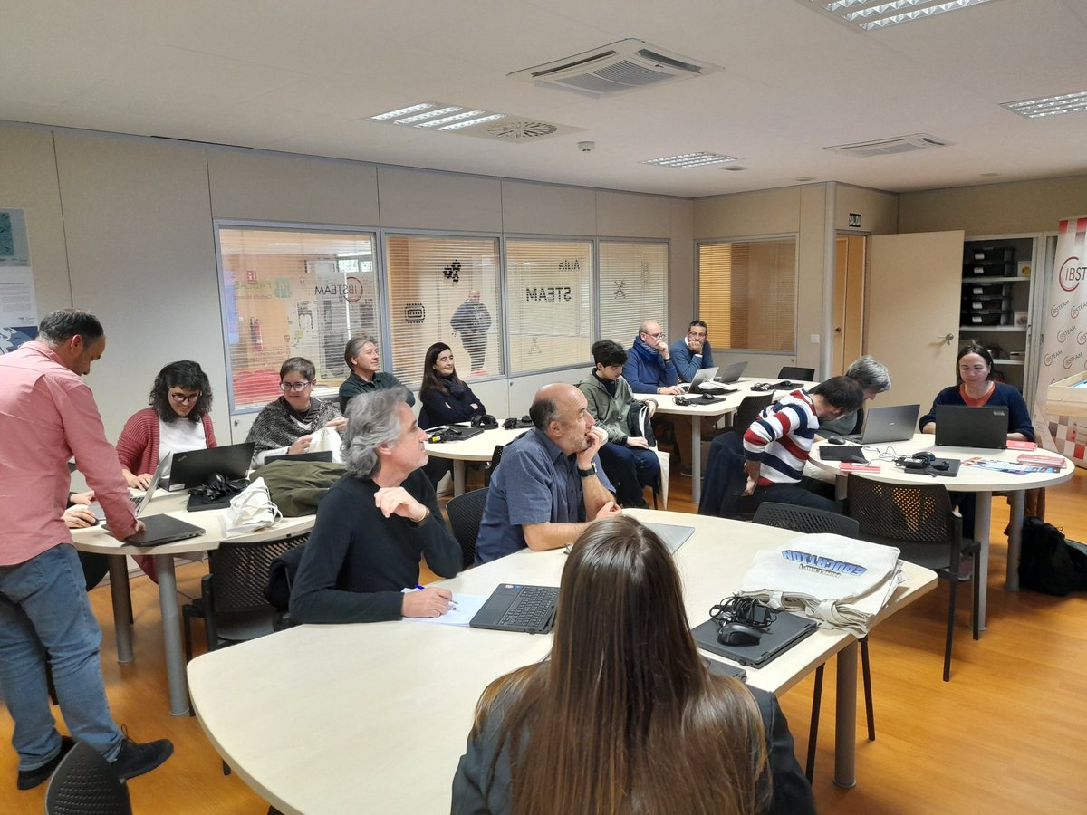 ibsteam_caib's tweet photo. Ahir va tenir lloc Minecraft on the Boat primera aturada a les Illes Balears el món #MinecraftEdu arriba a les aules per oferir aprenentatges competencials i motivadors.
@EDUN_IB @Icono_edu @MicrosoftEduEsp
@L3TCRAFT_EDU @lmggr #graciesdocents https://t.co/j8R7OnF06y