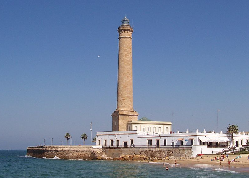 El #FarodeChipiona se construyó para indicar la entrada del río Guadalquivir. Tiene una altura de 69 m sobre el nivel del mar siendo el ➕ alto de 🇪🇸, el 3º de 🇪🇺y el 5º del 🌐. Es un faro aeromarítimo, su 💡alcanza 🟰 distancia en horizontal que en ⏸️, ayudando también a los ✈️.