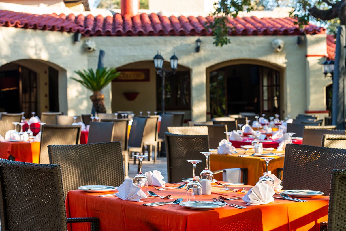 CasaDoSolHotel's tweet photo. Enjoy the chorus of birds singing from the canopies of the trees, while tucking into a meal at the Cozinha Velha Restaurant, which is open daily for breakfast, lunch &amp; dinner. https://t.co/Cfmx0DDdpl