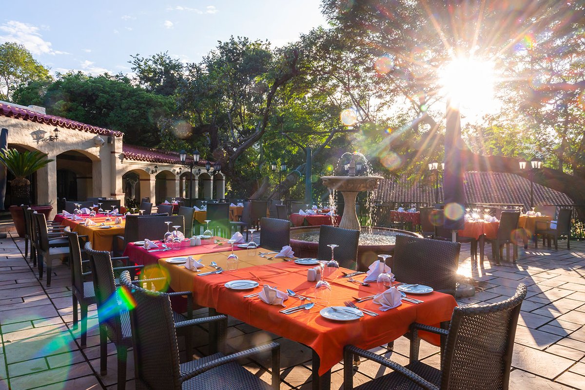 CasaDoSolHotel's tweet photo. Enjoy the chorus of birds singing from the canopies of the trees, while tucking into a meal at the Cozinha Velha Restaurant, which is open daily for breakfast, lunch &amp; dinner. https://t.co/Cfmx0DDdpl