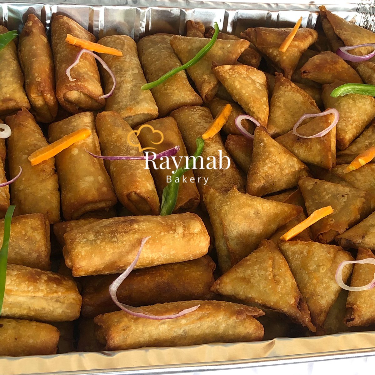 Raymabbakery's tweet photo. We cater for all your special occasions; weddings, parties, birthday parties, engagement &amp; naming ceremonies.

Click link in bio to order.

#raymabbakery #livethesweetlife✨✨ https://t.co/DtqD9grRKQ