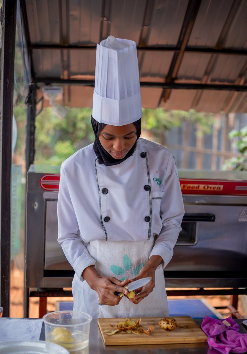 thechefhenry's tweet image. Whether you&apos;re a seasoned chef or just starting out, there&apos;s always something new to learn in the world of cooking. That&apos;s what makes culinary mastery so exciting! #foodeducation #culinarylearning #foodskills #cookingtips