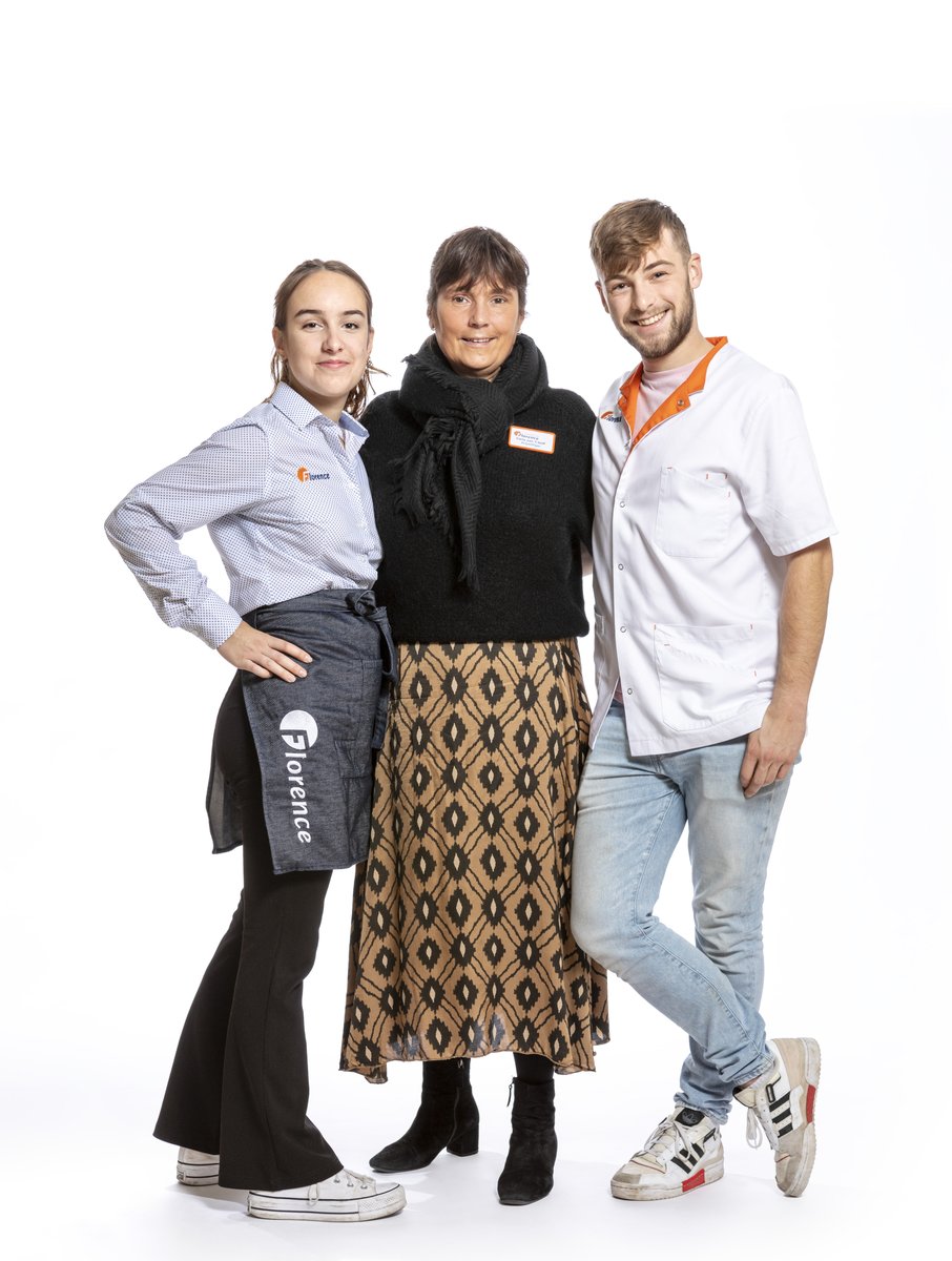 Prachtig gezin dat naastenliefde hoog in het vaandel heeft. Lees het hele verhaal hier: florence.nl/familieverhalen
#wijzijnflorence #wijzijnouderenzorg #ouderenzorg #magazine #familie #familieportret