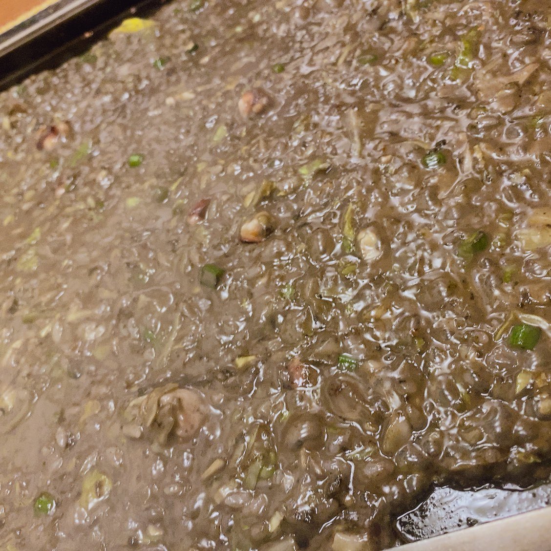 イカスミもんじゃどうやってもドブにしか見えん。
