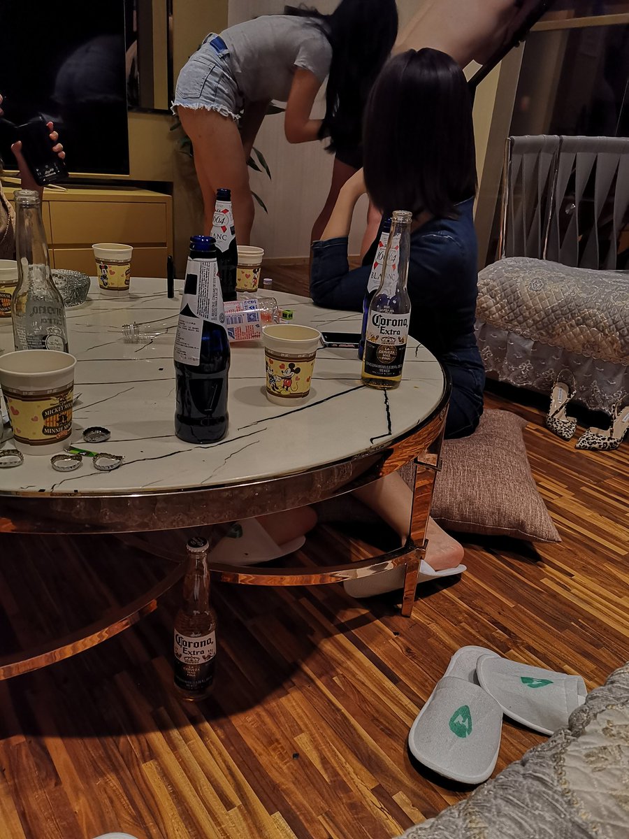 猜猜我们在玩啥呢😃😃