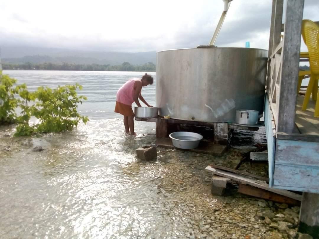 ronald_toitoona's tweet photo. OUR ISLANDS ARE SINKING|

These are photos taken yesterday on the devastation caused by rising sea level to my home Islands of Kwai &amp; Ngongosila, in the Eastern region of Malaita Province, Solomon Islands.

📸 Victor Suraniu Mafane https://t.co/lBOP5wPV1H
