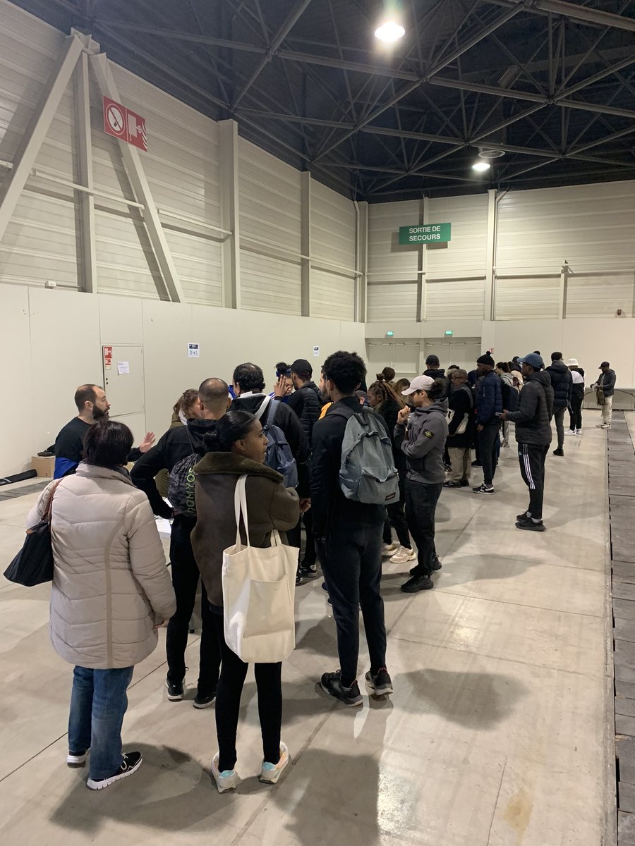 maudbertrand4's tweet photo. @ChrisMASSART13 @pole_emploi @pe_marseille10 @SlitiAstrid @AudeFredenucci @pascalblain13 L’équipe de Pôle emploi Marseille Blancarde a répondu « présent » à cet événement ! https://t.co/igyht7bpoE