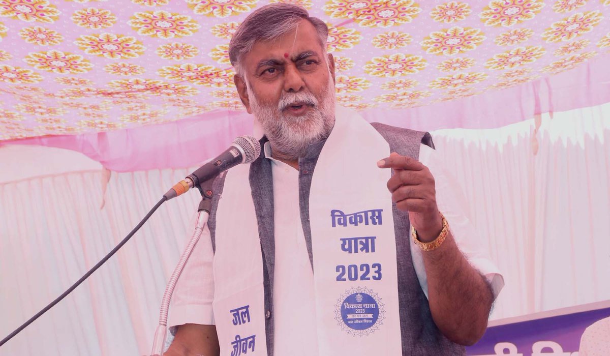 prahladspatel's tweet photo. दमोह के जमुनिया हजारी गांव में #विकास_यात्रा व मुख्यमंत्री पशुपालन विकास योजना के कार्यक्रम में समिल्लित हुआ।

इस दौरान वरिष्ठ नागरिकों का अभिनंदन कर उन्नत नस्ल की दुधारू गायों हेतु पुरस्कार प्रदान किए। https://t.co/VlRxiU4nHj