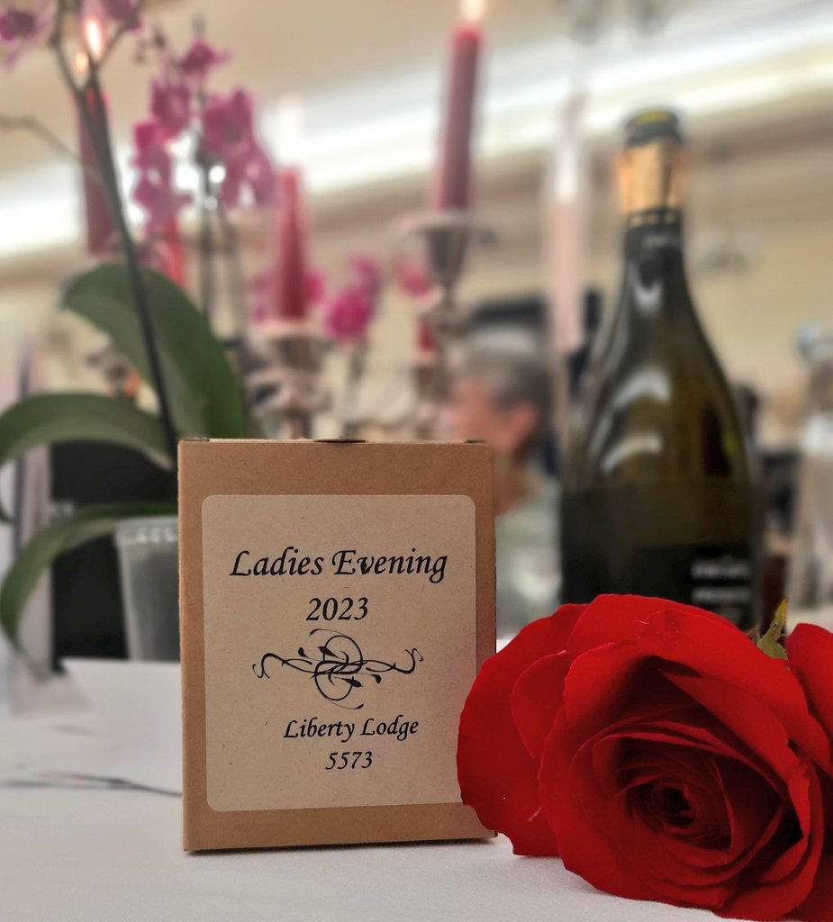 walkerstcandles's tweet photo. How fabulous to provide the #gift at this year's Liberty Lodge #ladies evening. Such a beautiful evening. Thank you 💕⚘️🥳

@walkerstcandles

#February2023 #indie #crafty #HandmadeHour #Corporate #CraftWarriors #Manchester #UKgift #LANCASHIRE #CHESHIRE # https://t.co/NcyumNDq4s