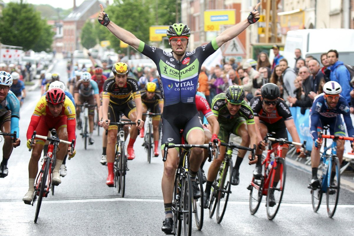 YLampre's tweet photo. 🇫🇷#GPDeLaSomme 2016: Tras múltiples intentos de escapada, finalmente la carrera se ha resuelto en un sprint en el que 🏴󠁧󠁢󠁥󠁮󠁧󠁿@McLAYDan se ha impuesto a 🇫🇷@BouhanniNacer y a 🇫🇷Yannis Yssaad. No deja de ser simbólico que gane un inglés en el Somme, maravilloso homenaje! https://t.co/PHcvzvDikS