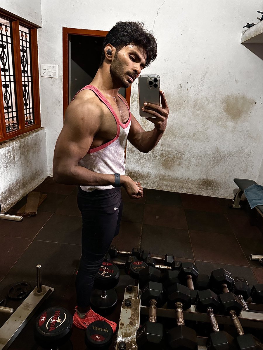 SrinivasFitness's tweet image. Oh my FUCKING INTENSE Lifting Session 🥵💥🏋🏽 

Most EXPLOSIVE #2Hrs &amp;amp; #1045Kcals of BURNING #StrengthTraining STUFF 👽✌🏽