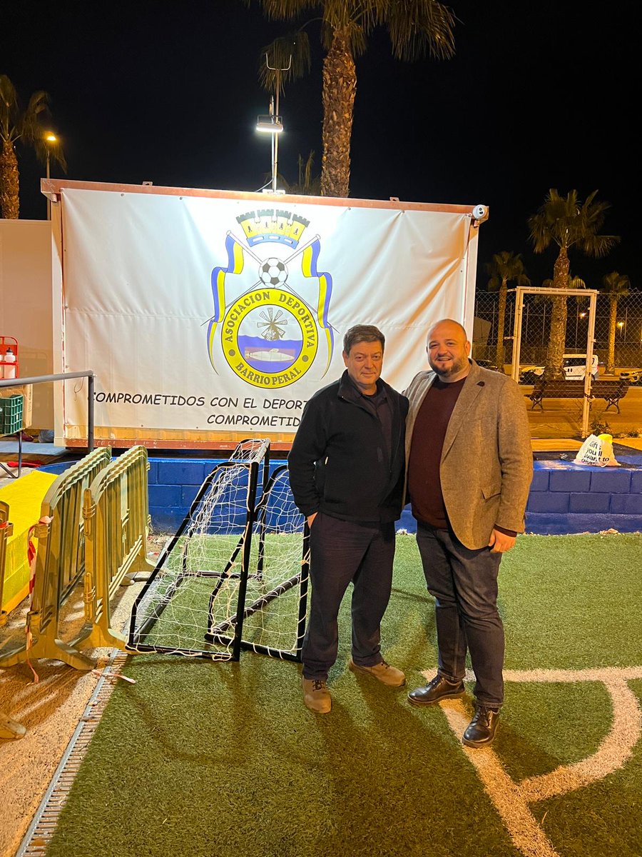 Manolo_Torres_'s tweet photo. Ayer por la tarde visitamos la @ADBarrioPeral, un Club comprometido con el deporte y la sociedad, promoviendo hábitos saludables entre los jóvenes del barrio. Todo nuestro apoyo a proyectos dedicados al deporte base en el Municipio de Cartagena.
#LiderandoElProgreso
#ForzaBarrio https://t.co/cQPc6gxq7J