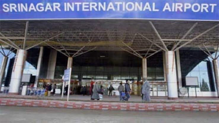 NEP_JKGBL's tweet photo. Ppl of #POJK call themselves Azad &amp; think #JammuAndKashmir with #India is occupied, this so-called occupied territory has many airports &amp; an advanced network of roads &amp; railways. While those who think they are Azad have neither any airport nor railway, no hospitals &amp; no industry! https://t.co/hv3BUKSjE7