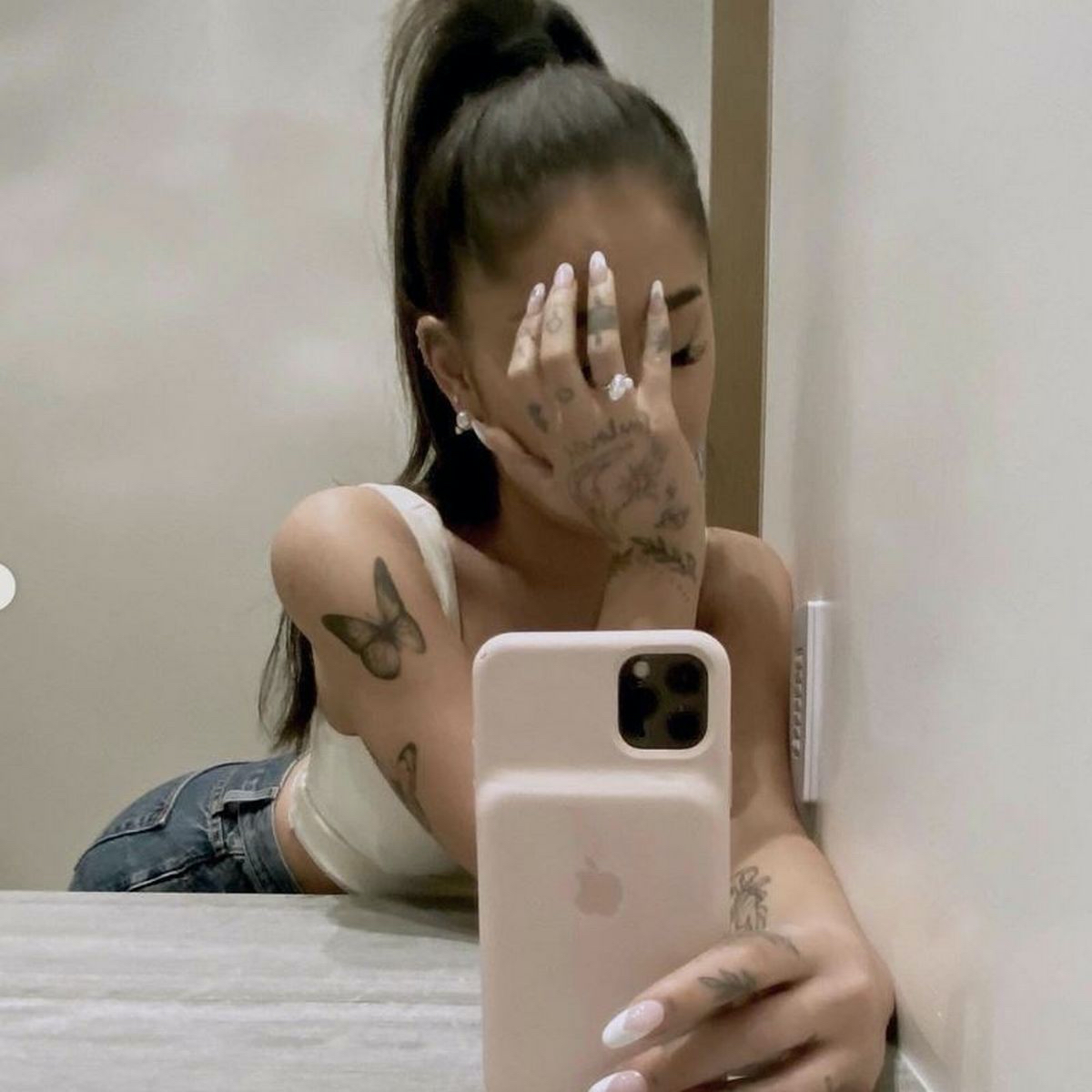 Ariana Grande Data ꕤ tweet media