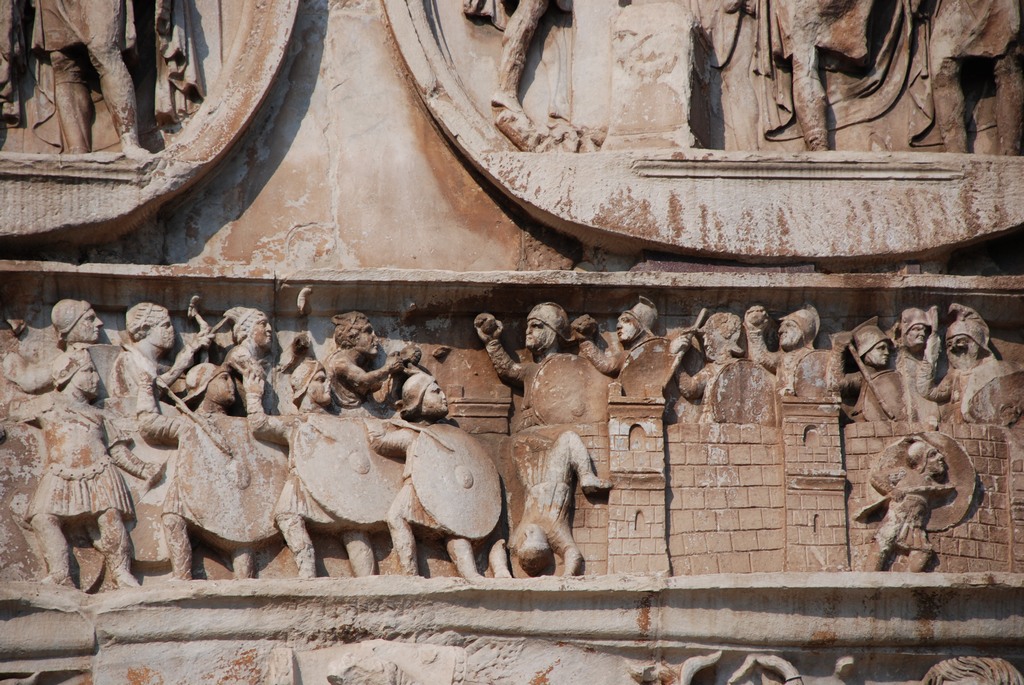 These triumphal arches were covered in sculptures of the individuals they commemorated, along with s