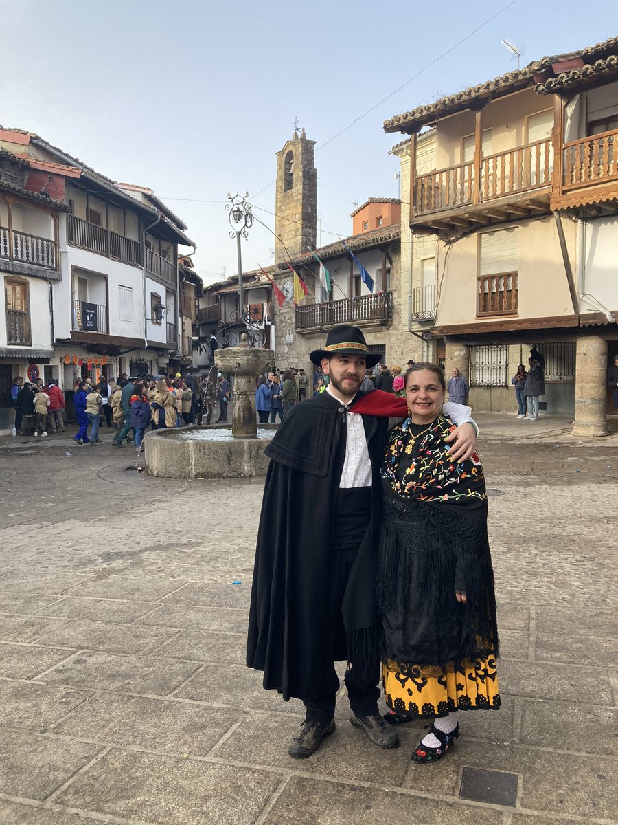 alaveradegredos's tweet photo. #LaVera #Peropalo2023 | Ya estamos en Villanueva para vivir el día grande de carnaval. Los burreros preparados !! 🥁🥁🥁 Cc @corchoquemao https://t.co/BgNPDjWVr5