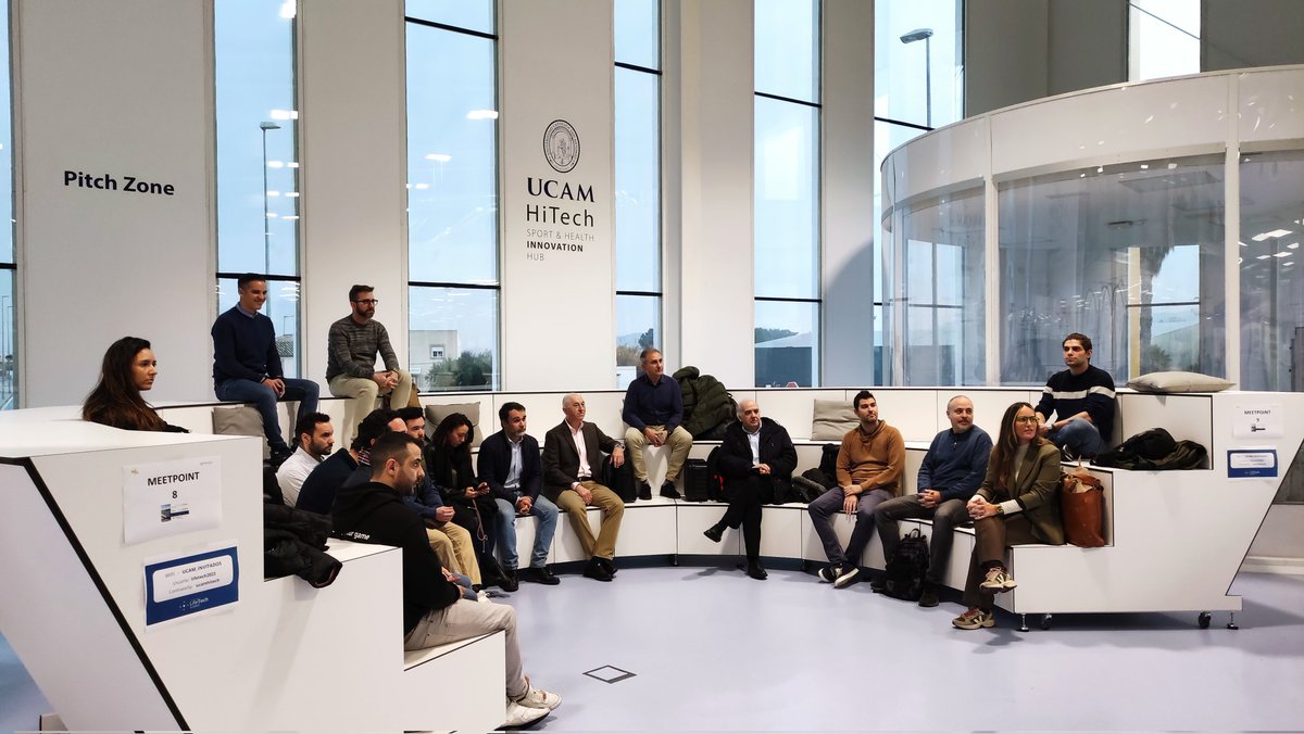 HitechUCAM's tweet photo. Ya tenemos en nuestro @ucam Innovation Hub a las 25 startups de #foodtech, #healthTech y #SportsTech participantes en #UCAMflow y que ya comenzan su formación con @AsierBasterr y metodología #ExponentialStartups https://t.co/XxFwzpSBBg