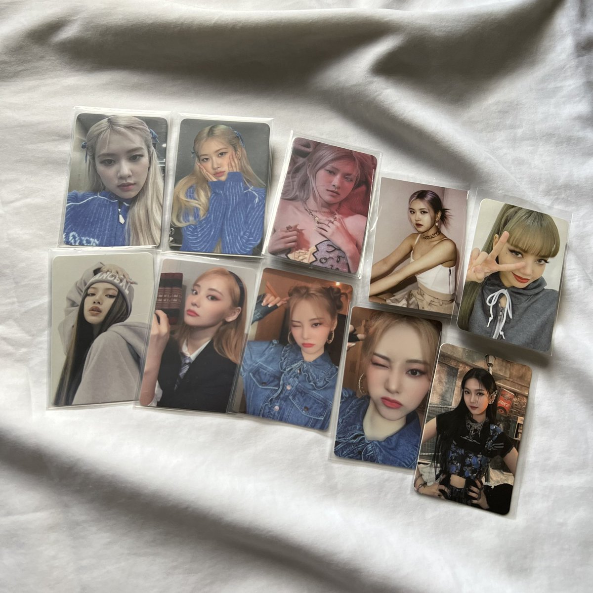 rvbycart's tweet photo. ꒰ wts / lfb ꒱ ꙳⋆
 
     𓏳 girl group quitting sale ☁️

𓂃 50 php ea
𓂃 dm for condi
𓂃 payo / 3 days reservation
𓂃 reply mine or dm me !

       𓂋 rcbyt ! https://t.co/cLpKEwFiUx

﹟blackpink loona stayc rosé lisa jinsoul isa photocard pc onhand ph https://t.co/mAYWWcK7Vt
