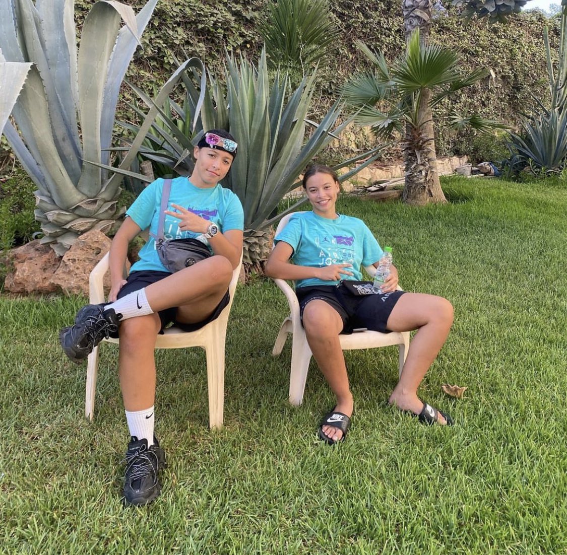 Sah on parle bcp des garçons qui deviennent efféminé, mais venez on se pose et on en parle