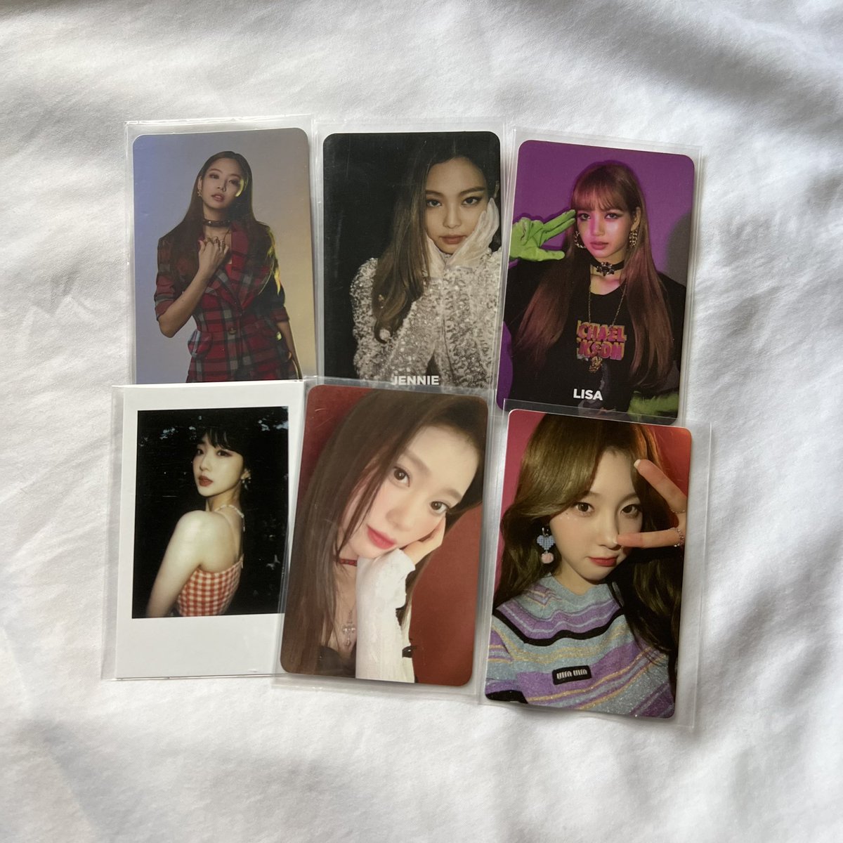 rvbycart's tweet photo. ꒰ wts / lfb ꒱ ꙳⋆
 
     𓏳 girl group quitting sale ☁️

𓂃 150 php ea
𓂃 dm for condi
𓂃 payo / 3 days reservation
𓂃 reply mine or dm me !

       𓂋 rcbyt ! https://t.co/cLpKEwFiUx

﹟blackpink loona kep1er jennie lisa yeojin xiaoting chaehyun photocard pc onhand ph https://t.co/DsA6zSAcAs