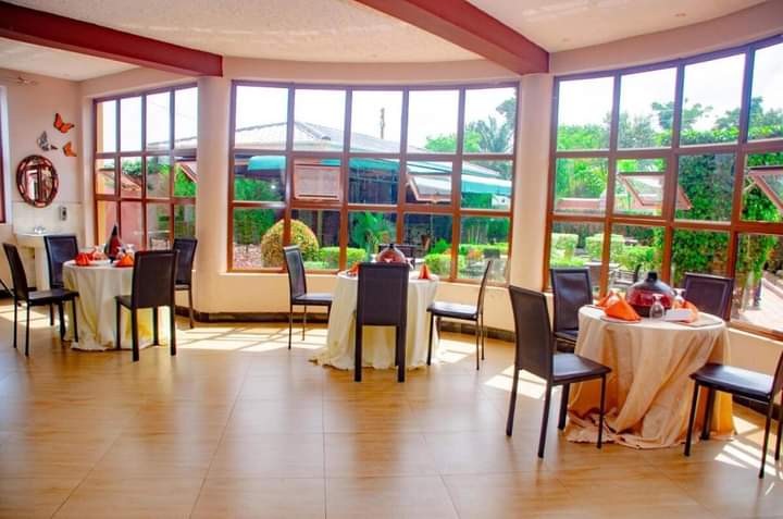 HotelLemonade's tweet photo. You have an outstanding conference plan, or a meeting that requires a certain ambience -> Highlight your business’s commitment to professionalism at Hotel Lemonade.

For bookings &amp; reservations:
📞: +256 (0) 𝟳𝟬𝟰 𝟯𝟲𝟱𝟭𝟭𝟱
📩: hotelemonade@gmail.com https://t.co/2oEiLGi0fL
