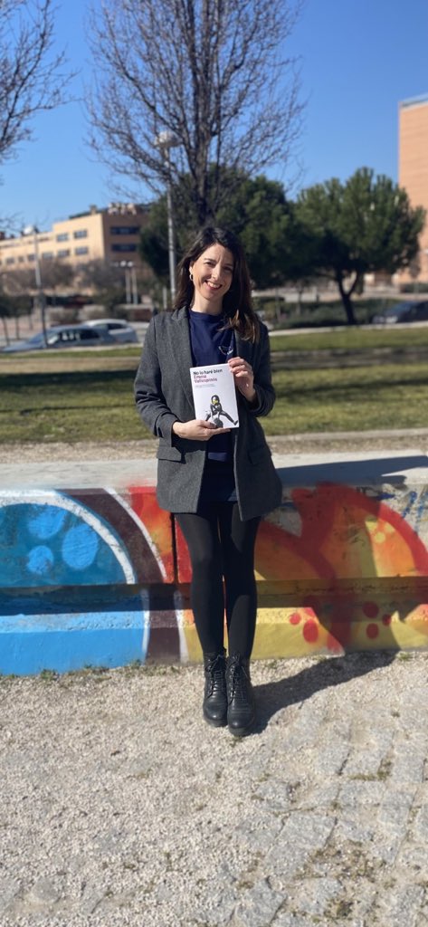 emmavallespinos's tweet image. 📚 Qué vértigo y cuánta alegría. 

El 1 de marzo se publica ‘No lo haré bien’, un libro sobre el síndrome de la impostora y de cómo las mujeres hemos aprendido a dudar de nosotras mismas. Un libro para enfadarnos juntas: