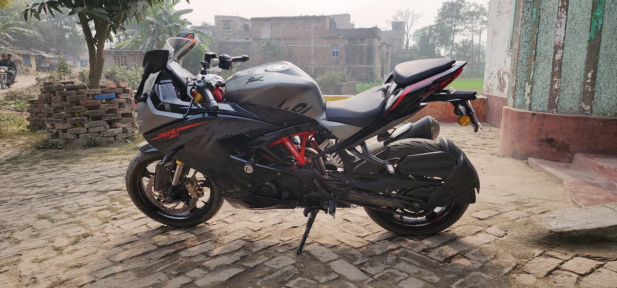 raazmalik60's tweet image. hello tvs i have bought tvs rr 310 bike from sagar tvs patna bihar After 3-4 months after I bought the bike, I felt that the front and rear tires of the bike are not running on the same line, that means there is a fault in the chassis frame
#tvs #rr310 #tvsfault #sagartvs #tvs